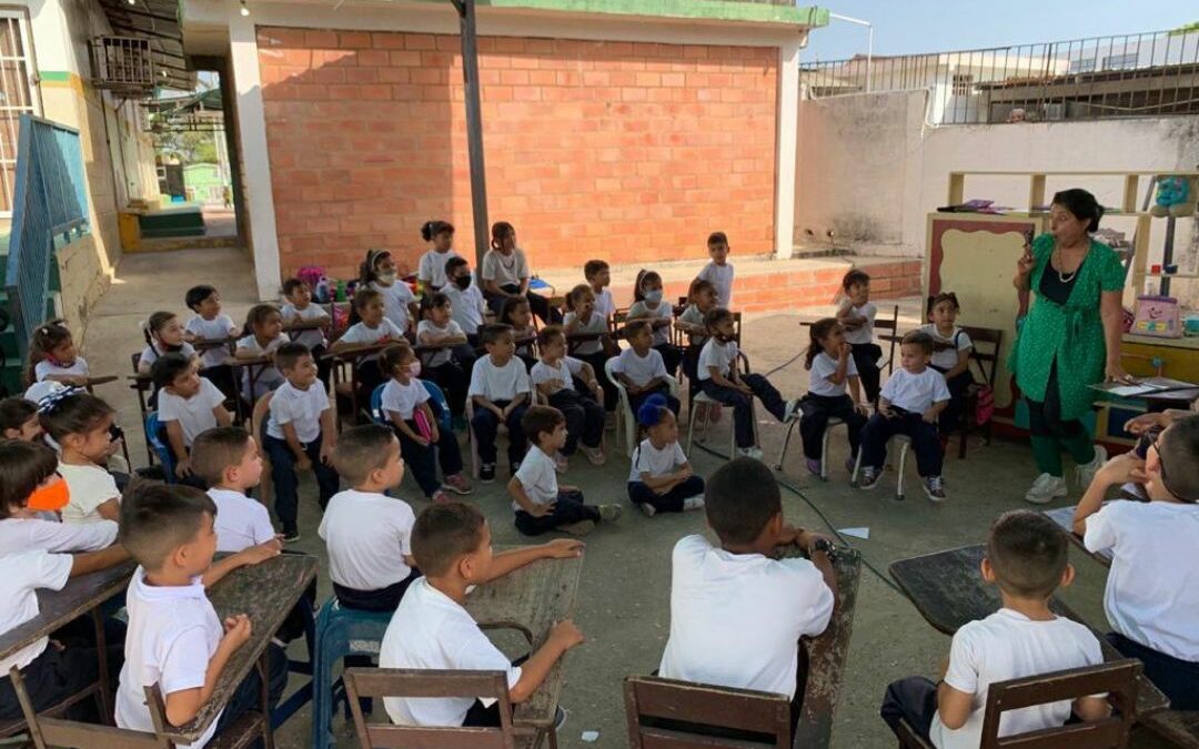 Alcaldía de Maracaibo con el programa Biblioteca en Acción llevará libros a las “escuelitas” de las comunidades