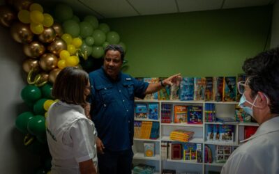Alcaldía de Maracaibo instala nueva Sala de Lectura en la Unidad Educativa Santa Rita