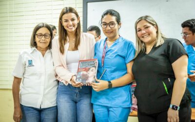Alcaldía de Maracaibo donó libros a estudiantes de Odontología de la Universidad del Zulia